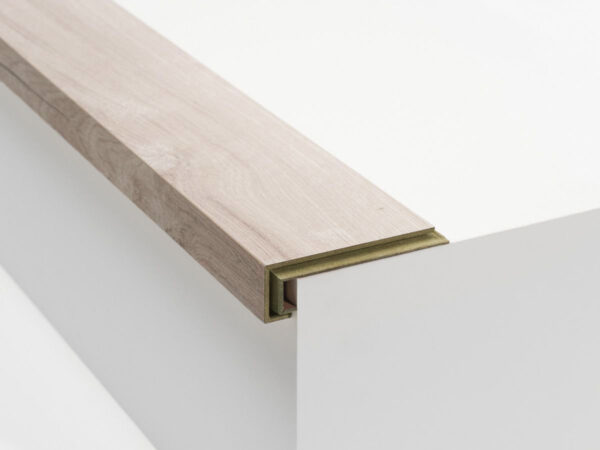 Kilimanjaro Oak 8mm Laminate Bullnose - Image 1