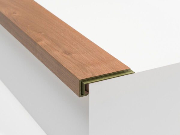 Vintage Oak 8mm Laminate Bullnose - Image 1