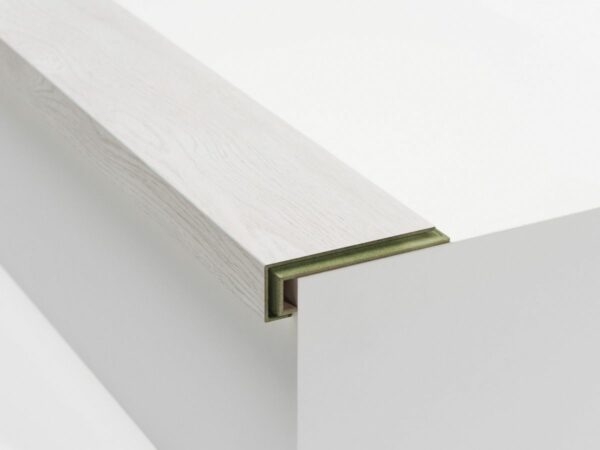 White Kalmar (Blanc) 8mm Laminate Bullnose - Image 1