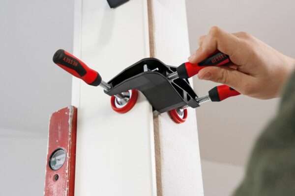 The small positioning tool for installing door frames, TFM BESSEY - Image 2
